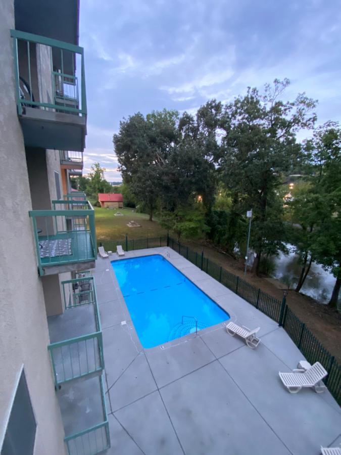 River Place Condos #605 2Bd พิเจนฟอร์จ ภายนอก รูปภาพ